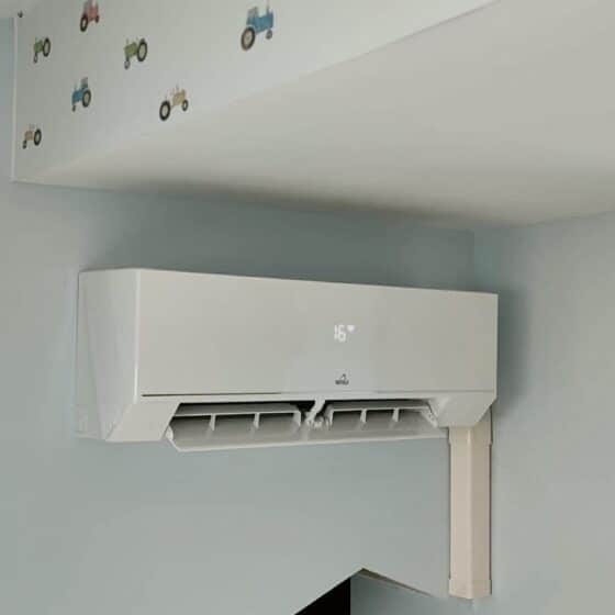 Instalación de aire acondicionado en habitación