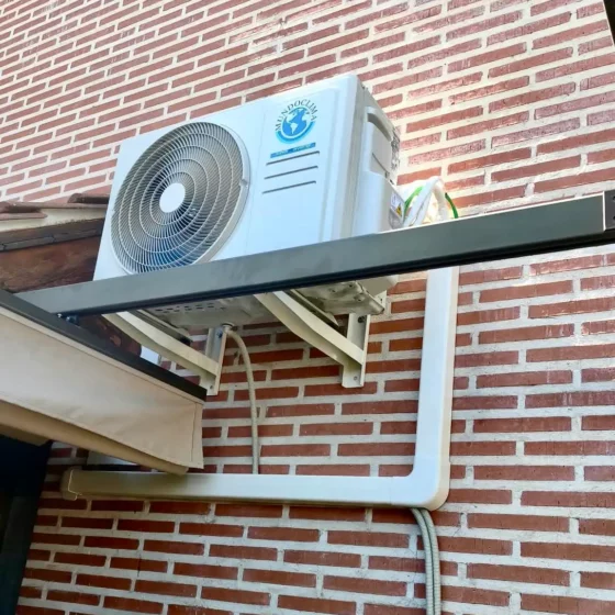 Unidad exterior de aire acondicionado instalada en Valladolid